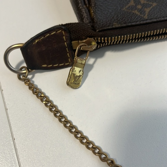 COPY - Louis Vuitton mini poch - Picture 8 of 16